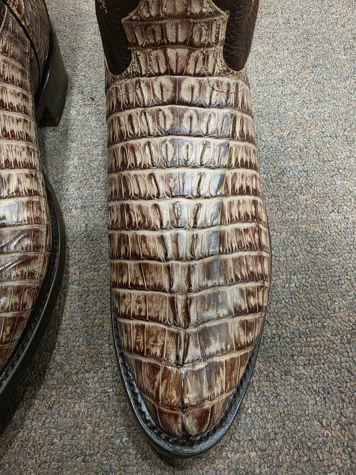 Los altos mens caiman tail moka r toe (no original box)