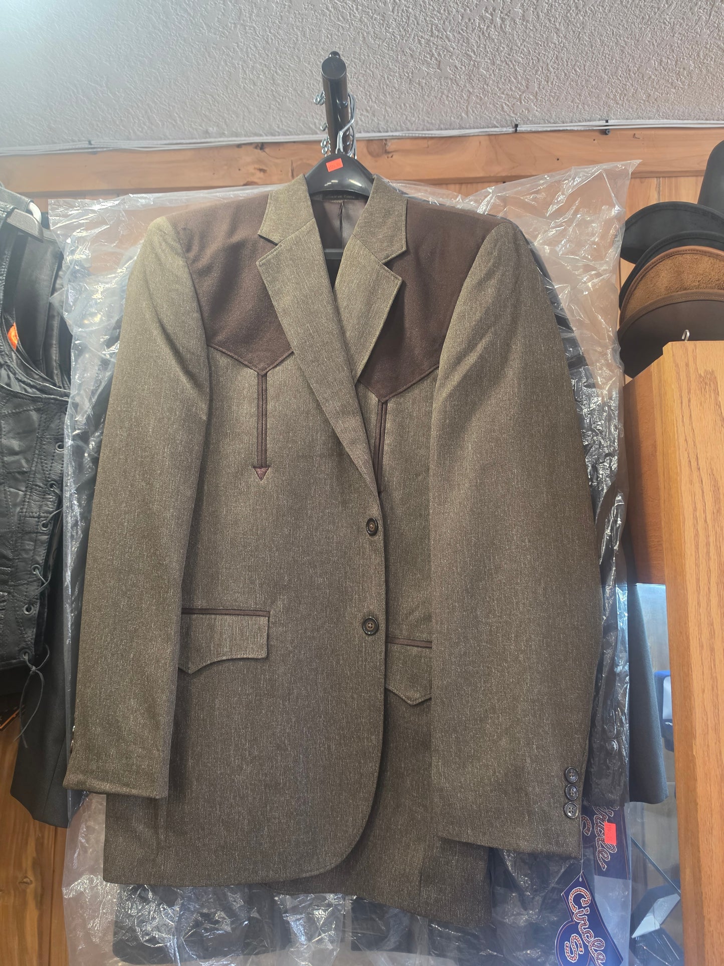 Vests & sport jackets